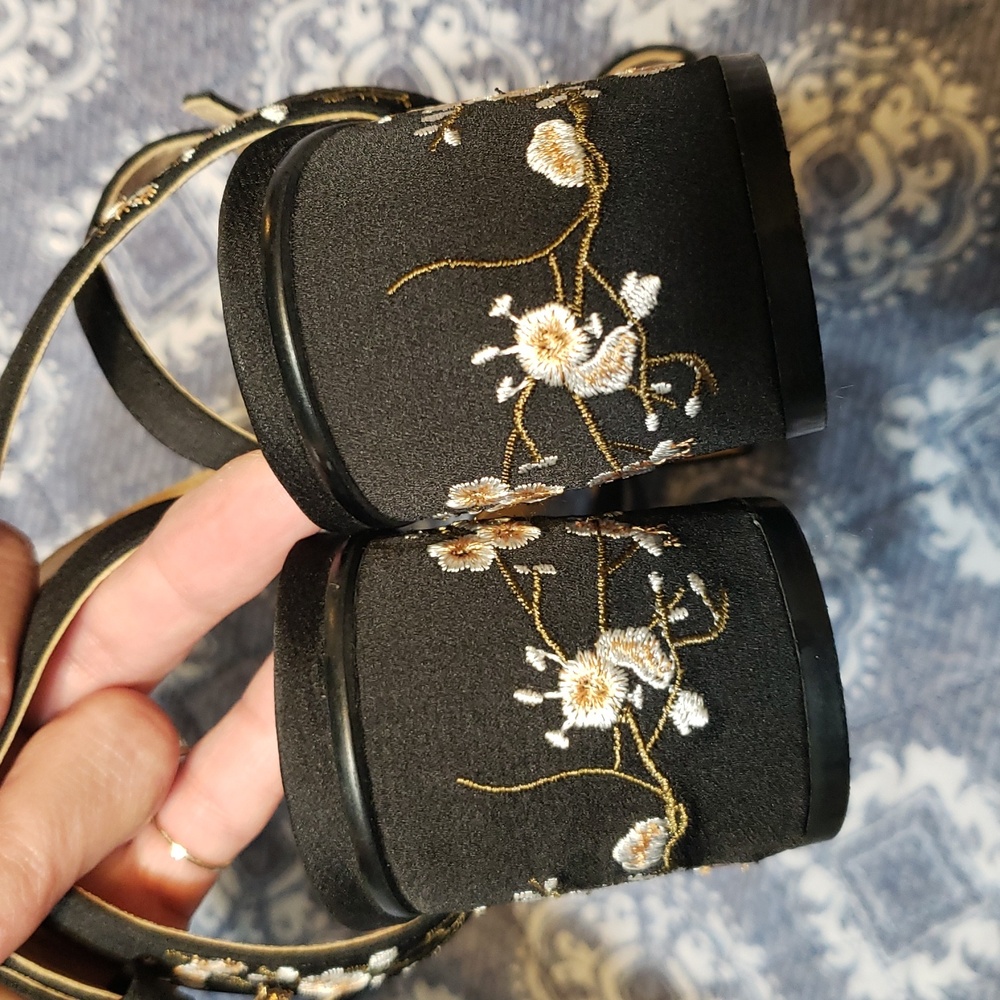 Nanette LEPORE strappy Sandals 8 - Picture 7 of 13